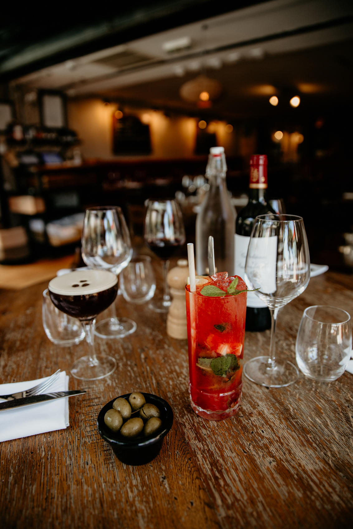 Cocktail rouge et olives